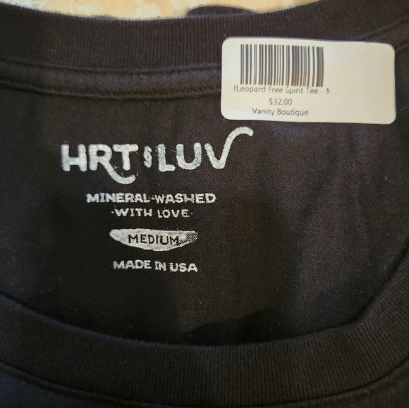 HRT & LUV Def Leopard Black Tee. Medium. - Picture 3 of 3